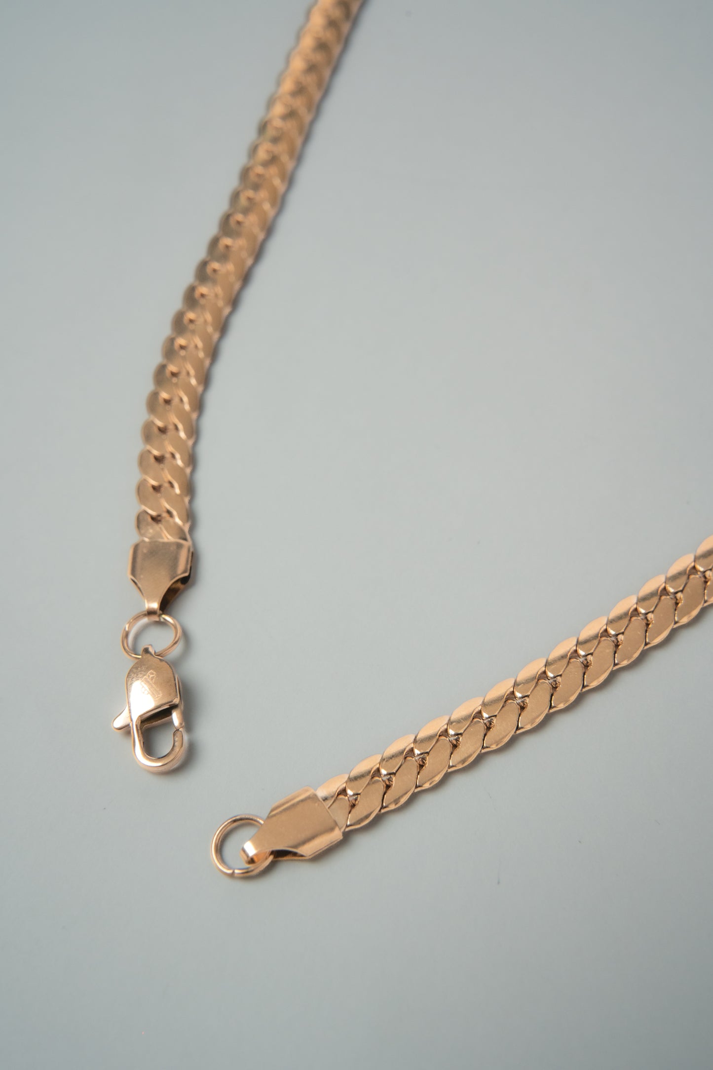 CADENA SERPIENTE ROSA CABALLERO